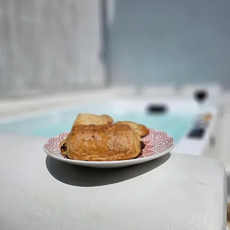 Fino Private Jacuzzi In Mykonos Town